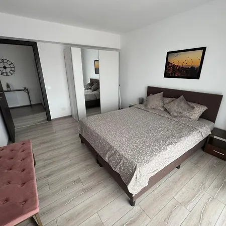 1 Mai - Luxury Park - Self Check-in - Private Parking 3 * Craiova