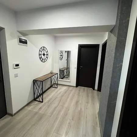 1 Mai - Luxury Park - Self Check-in - Private Parking 3 * Craiova